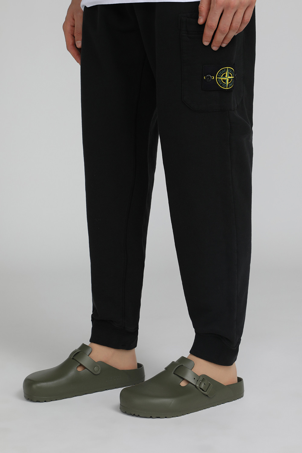 תמונת כל הלוק של נעלי בוסטון